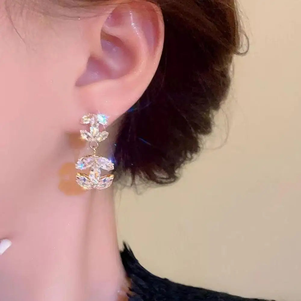 French style small fragrance zircon letter earrings, super sparkling crystal letter earrings, light luxury and high-end personal