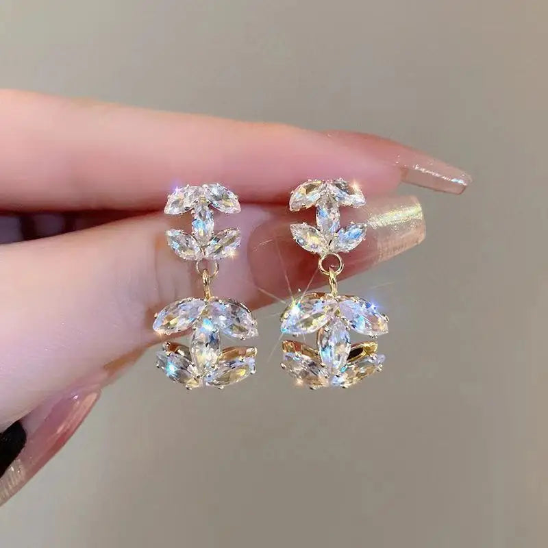 French style small fragrance zircon letter earrings, super sparkling crystal letter earrings, light luxury and high-end personal