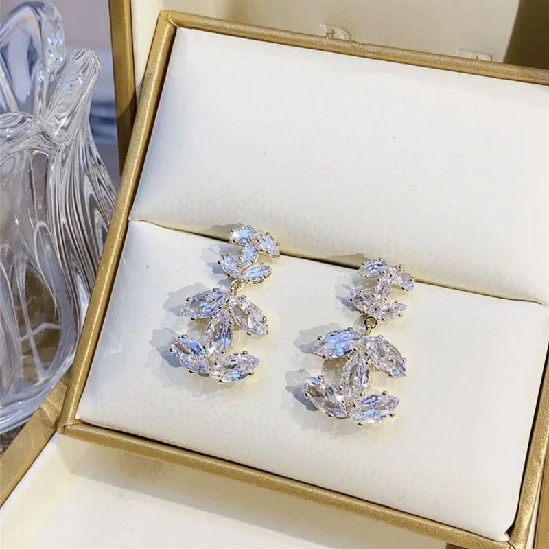 French style small fragrance zircon letter earrings, super sparkling crystal letter earrings, light luxury and high-end personal
